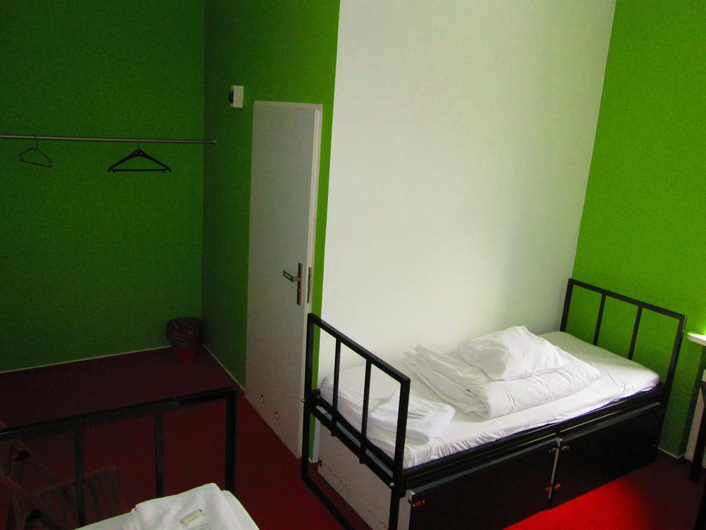 Wilson Hostel Warszawa Стая снимка