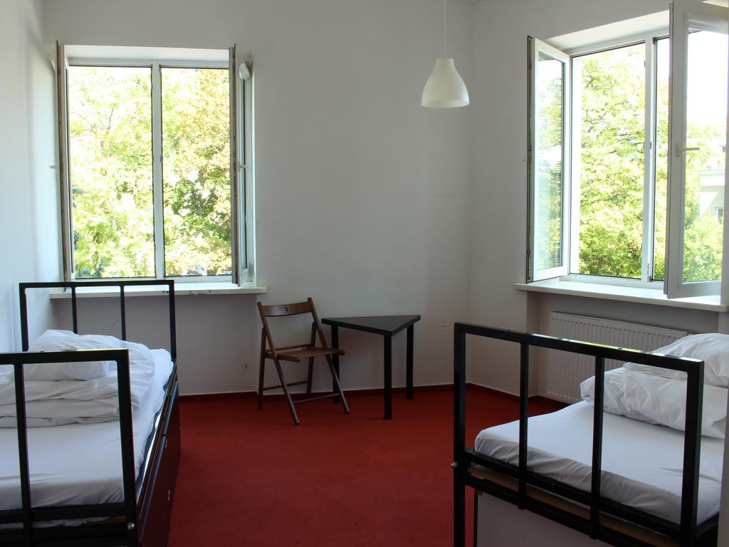 Wilson Hostel Warszawa Стая снимка